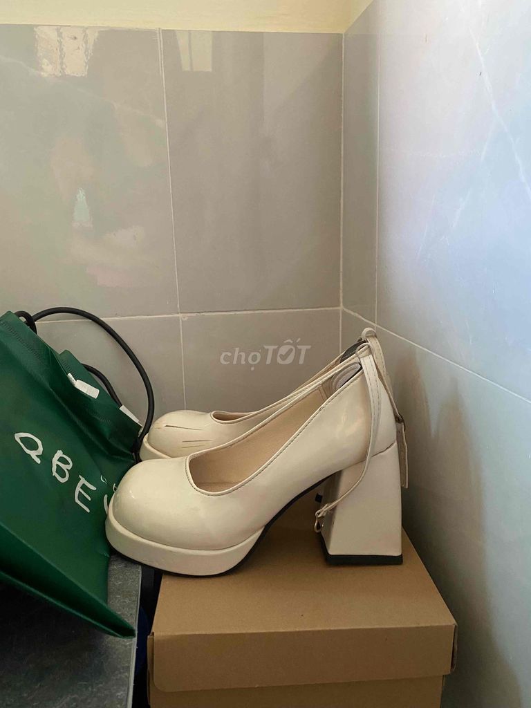 Giày cao gót Nữ 37 Trắng kem đã sử dụng. Mua bán Giày dép tại Quận Bắc Từ Liêm Hà Nội được đăng bởi TwoTwoLeo hình 1