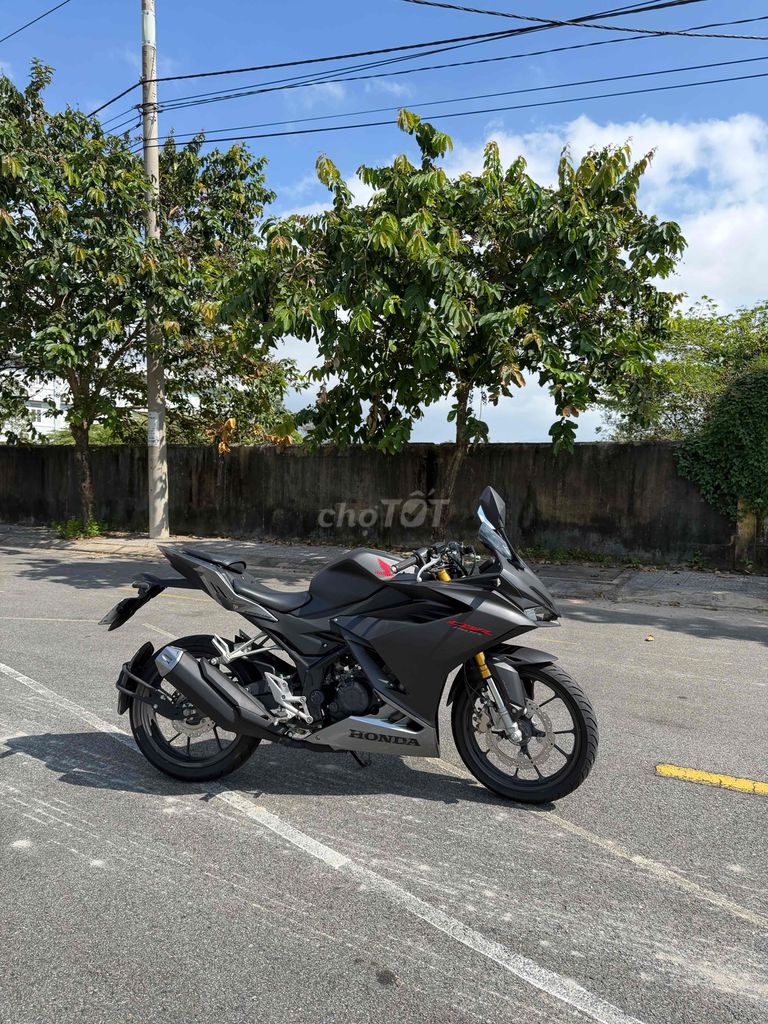 Honda CBR 150 Đen 6.000km. Mua bán Xe máy tại Quận Thanh Khê Đà Nẵng được đăng bởi Ku Tý hình 2