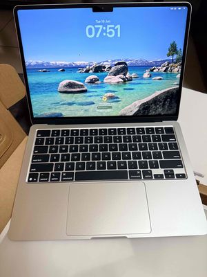 Apple MacBook Air M4 16GB/256GB Bạc Gần như mới