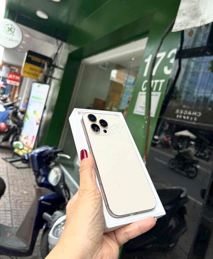 iPhone 16 Pro Max 512GB Vàng 100% Mỹ. Mua bán Điện thoại tại Quận 3 Tp Hồ Chí Minh được đăng bởi Nam Á Mobile hình 1