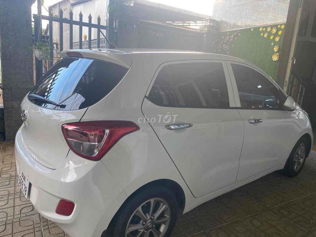 Hyundai Grand i10 2015 Trắng Số sàn. Mua bán Ô tô tại Huyện Định Quán Đồng Nai được đăng bởi Lethanh hình 5