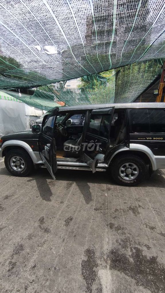 Mitsubishi Pajero V43 1998 Xám