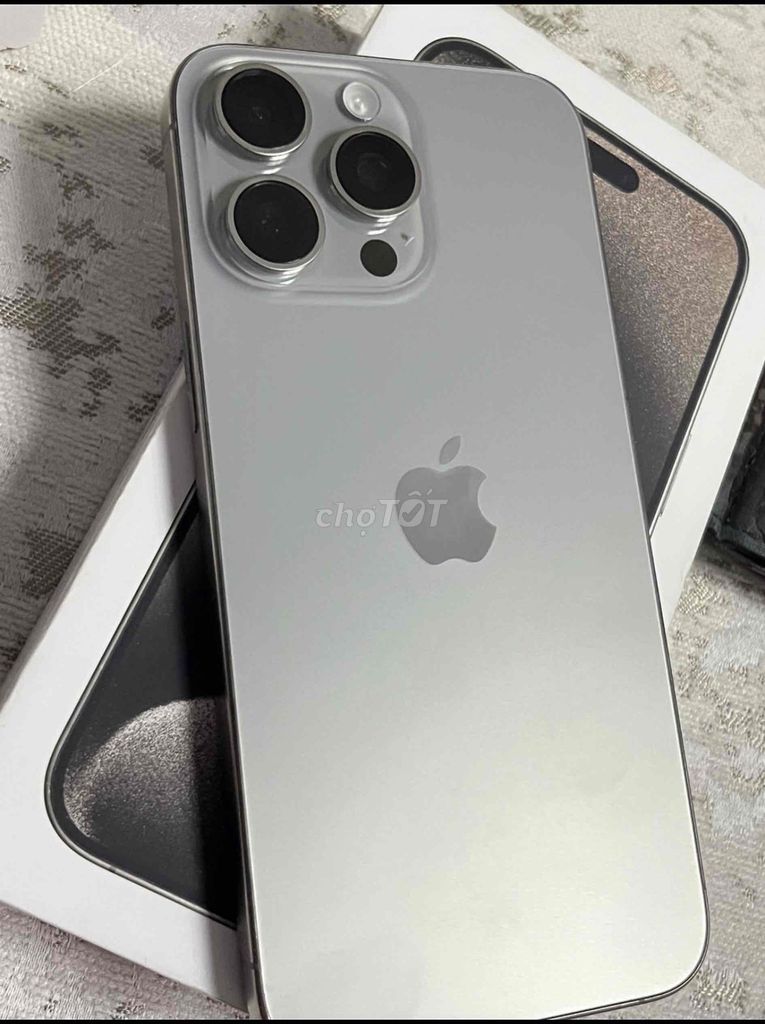 Apple iPhone 15 Pro Max 256GB Bạc. Mua bán Điện thoại tại Quận Nam Từ Liêm Hà Nội được đăng bởi Phạm Vũ hình 1