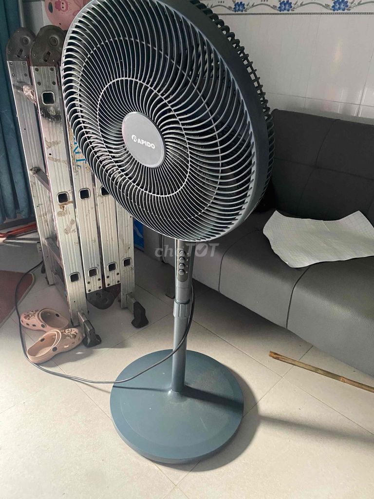 Quạt đứng Rapido Xám Mới. Mua bán Quạt tại Thành phố Dĩ An Bình Dương được đăng bởi Lê Văn Sơn hình 1