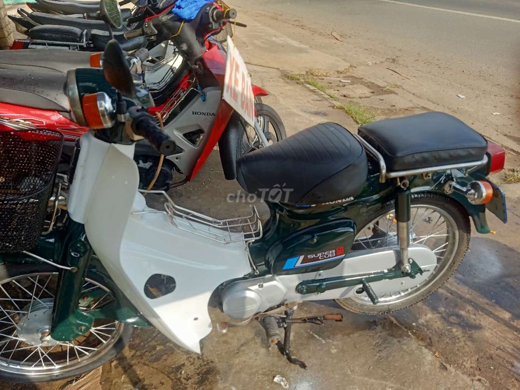 Honda Cub 81 nhập 50 cc có giấy tờ