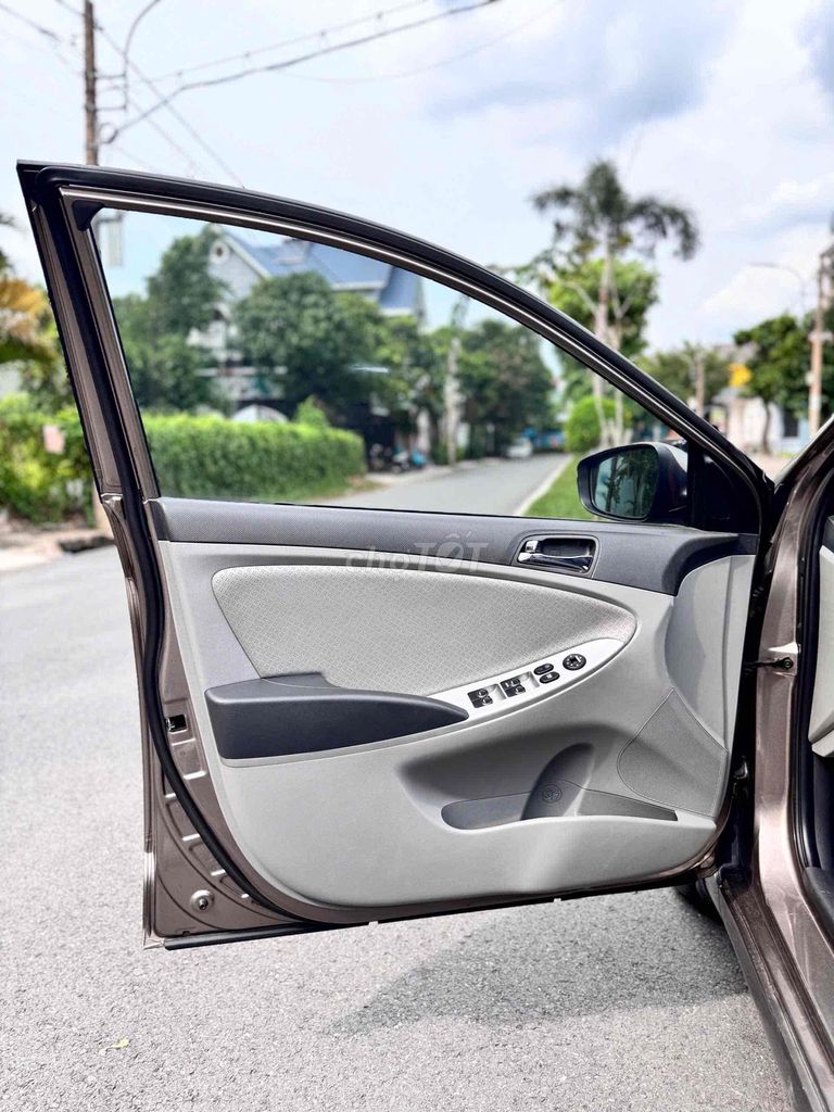 Hyundai Accent 2013 1.4 AT - 90000 km. Mua bán Ô tô tại Quận Gò Vấp Tp Hồ Chí Minh được đăng bởi Ms Thư  hình 16