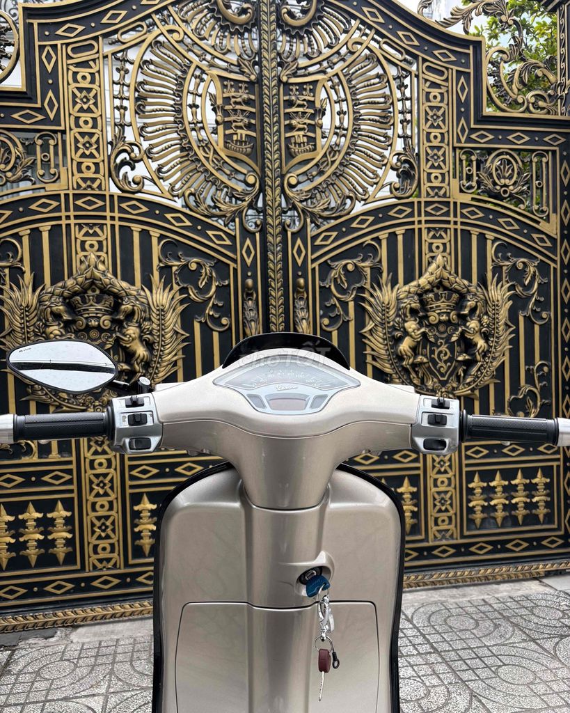 VESPA Sprint 2015 Mấy Móc Zin Áo Dọn New TFT. Mua bán Xe máy tại Quận Bình Thạnh Tp Hồ Chí Minh được đăng bởi Mai văn giang hình 4