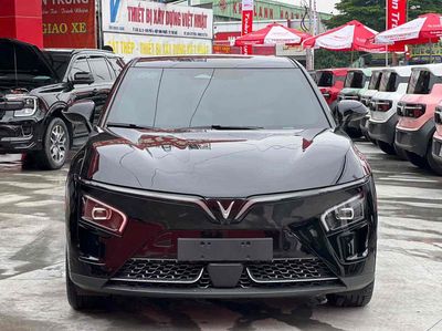 VinFast VF7 Plus 2025 Đen. Mua bán Ô tô tại Thành phố Thủ Đức Tp Hồ Chí Minh được đăng bởi Thanh Xuân