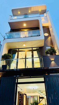 Nhà Đẹp Mới SHR Ngang 5m sát chợ đầu mối Hóc Môn