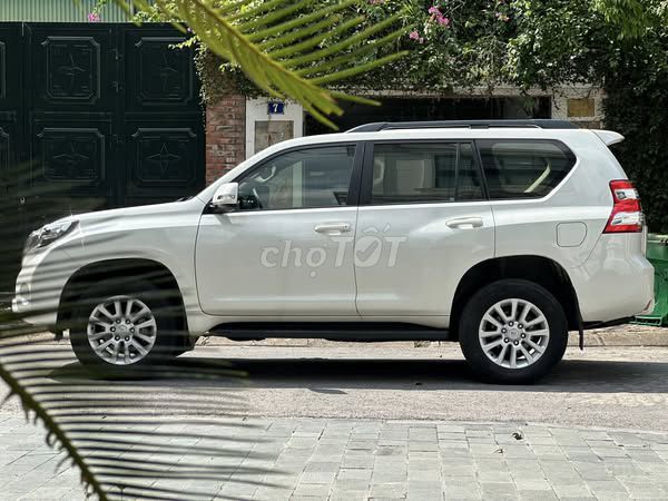 Toyota Prado 2.7 TXL , sx 2016. Mua bán Ô tô tại Quận Nam Từ Liêm Hà Nội được đăng bởi Trần Phương Siêu Thị Xe Lướt hình 2