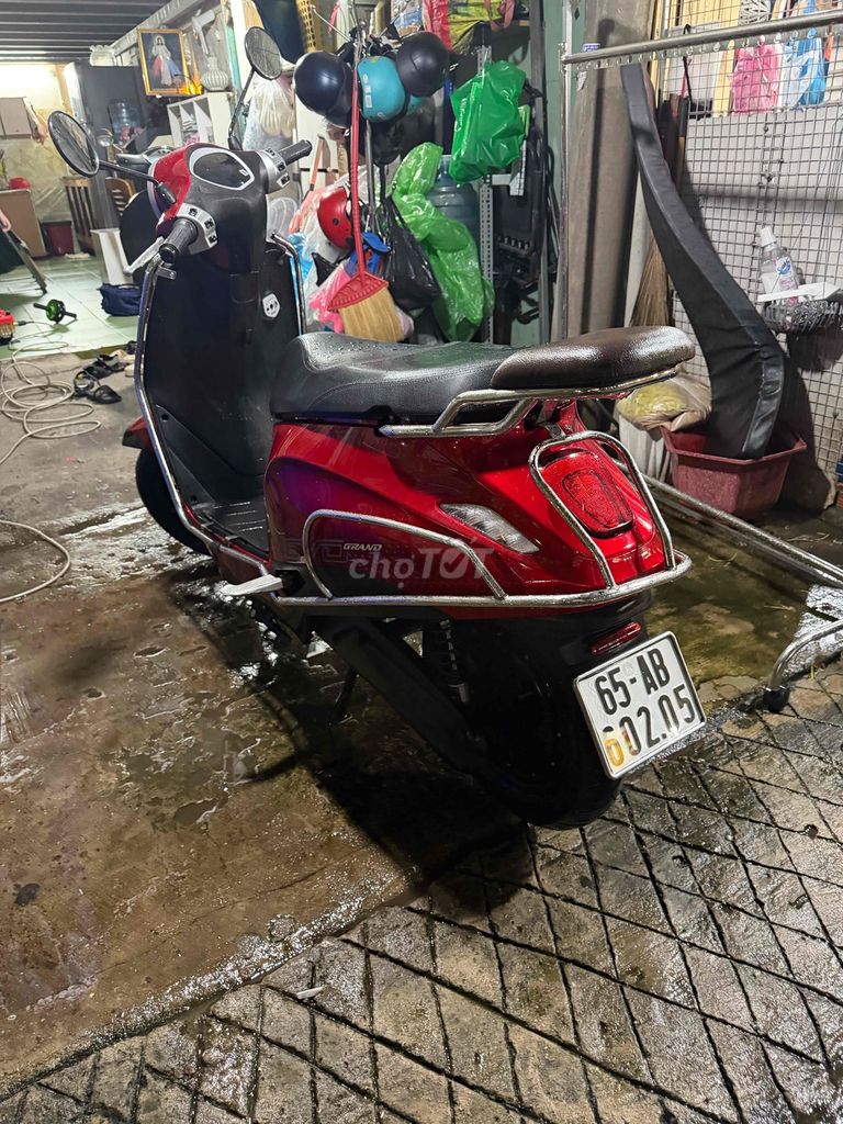 Количество автовладельцев VinFast Evo Grand 2025 Red превысило 1 тысячу