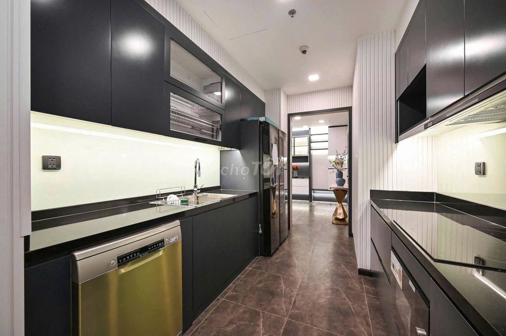 Квартира в аренду 83м2 с 2 спальнями Vinhomes golden River Bason