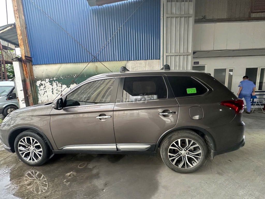 Mitsubishi Outlander 2018 2.0 CVT - 78000 km. Mua bán Ô tô tại Quận Hà Đông Hà Nội được đăng bởi Mạnh Chiến Đỗ hình 1