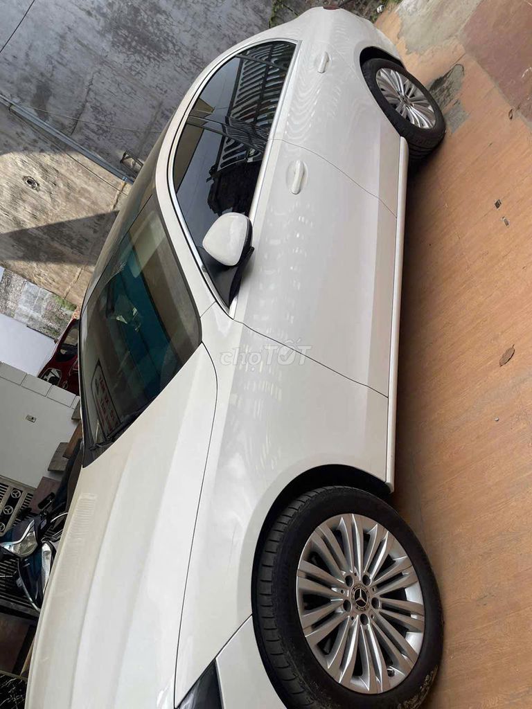 Mercedes C Class 2022 C200 Avantgarde - 18000 km. Mua bán Ô tô tại Quận Hai Bà Trưng Hà Nội được đăng bởi Đức Huyy hình 3