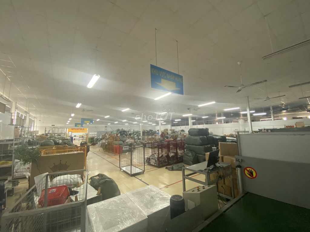 Lê Trọng Tấn tòa lớn 8x20m gần aeon ; gần trường học