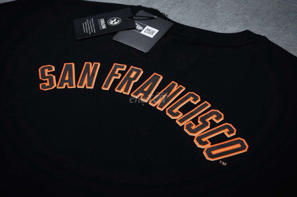 Áo thun New Era Unisex vải Đen. Mua bán Quần áo tại Thành phố Buôn Ma Thuột Đắk Lắk được đăng bởi Urban Silver hình 1