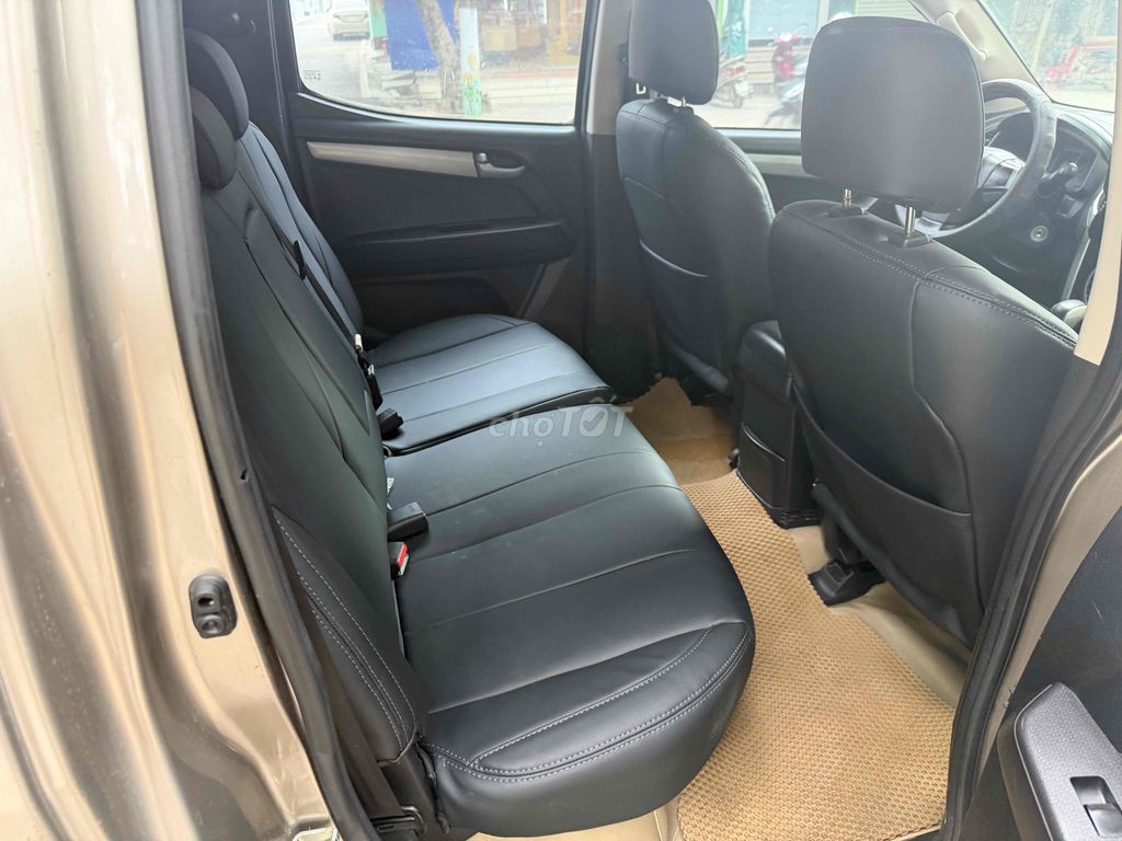 Isuzu Dmax 2015 số at máy 2.5 máy số zin chất cho. Mua bán Ô tô tại Quận Ba Đình Hà Nội được đăng bởi lê phi hình 9