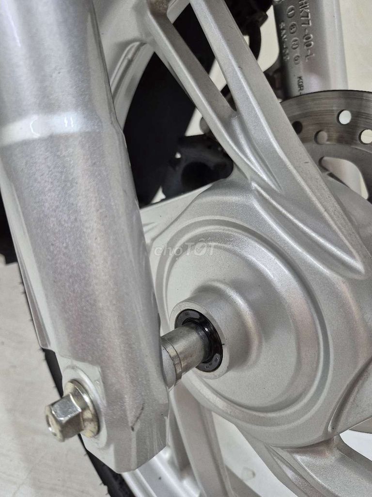 Honda SH 150 ABS 2020 Trắng 8000 km. Mua bán Xe máy tại Quận 8 Tp Hồ Chí Minh được đăng bởi Khâm nguyễn hình 5