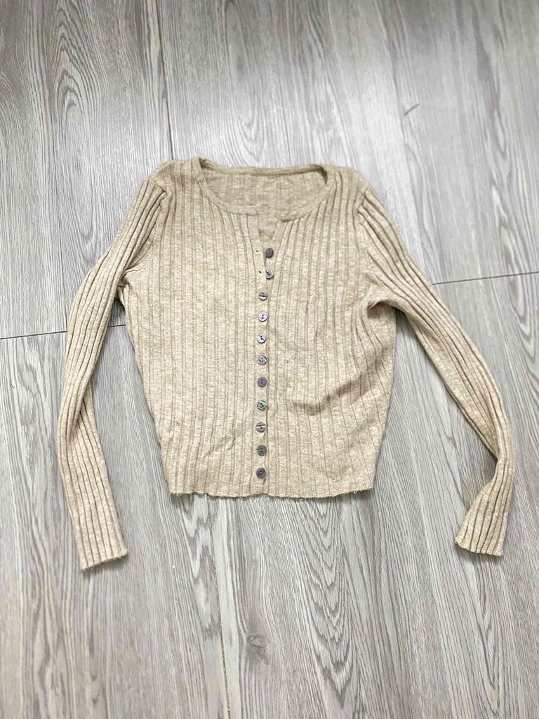 Áo khoác cardigan nữ len gân. Mua bán Quần áo tại Thị xã Gò Công Tiền Giang được đăng bởi đinh mỹ hình 1