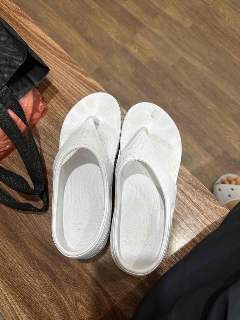 Dép chạy bộ Goya size 38 Trắng đã sử dụng. Mua bán Giày dép tại Quận Ngũ Hành Sơn Đà Nẵng được đăng bởi trịnh trang hình 1