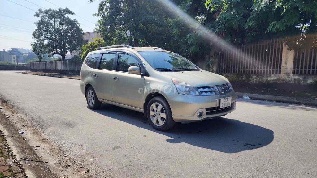 Nissan Livina 7 chỗ màu Vàng cát. Mua bán Ô tô tại Quận Hà Đông Hà Nội được đăng bởi Hiệp Xoăn Hà Đông hình 10