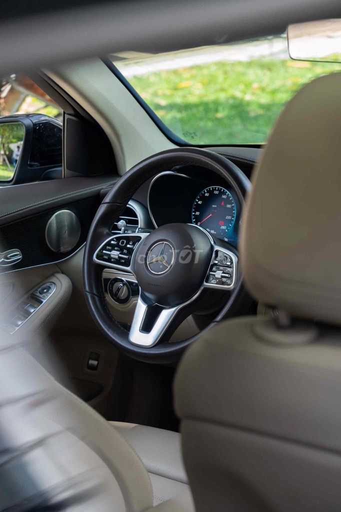 Mercedes GLC300 4MATIC - Model 2022 - Đen Kem. Mua bán Ô tô tại Quận 7 Tp Hồ Chí Minh được đăng bởi Thật Nguyễn LongAnh Auto hình 11
