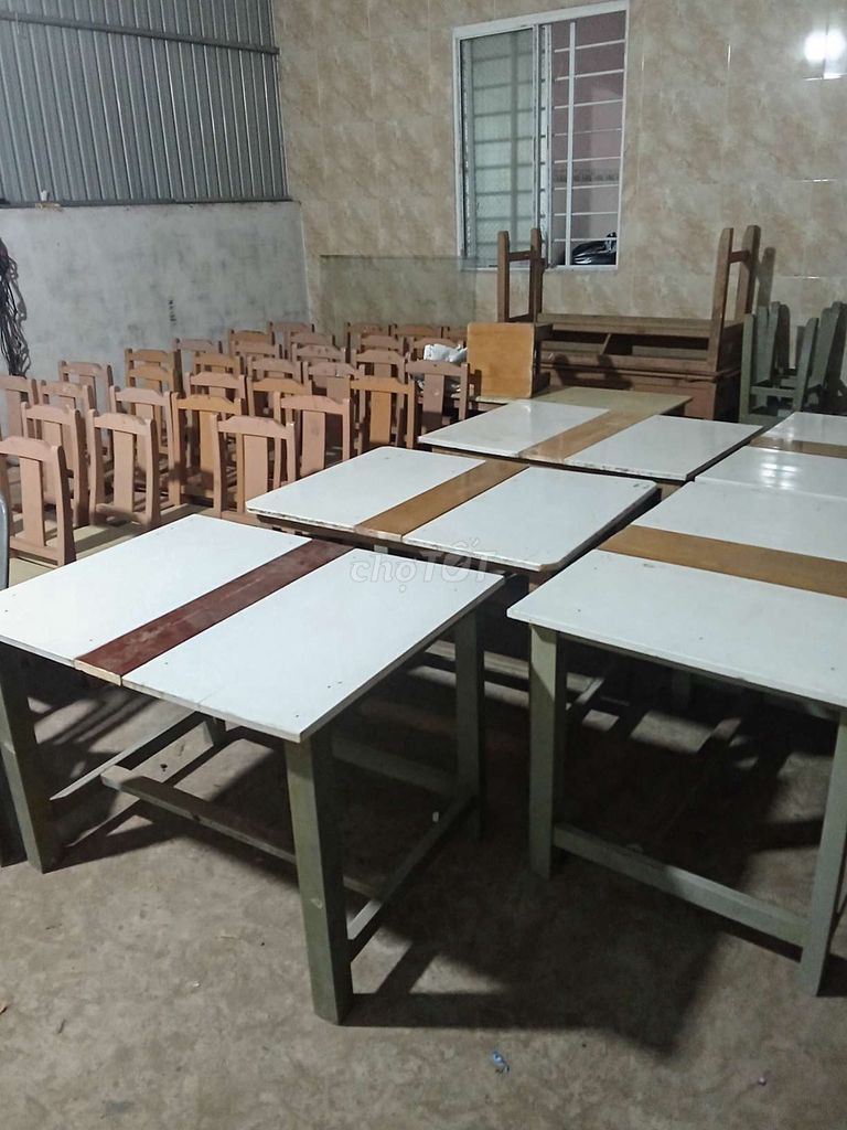 bán bàn trường học còn đẹp bền chắc. Mua bán Bàn ghế tại Thành phố Bến Tre Bến Tre được đăng bởi Mr Sơn  hình 1