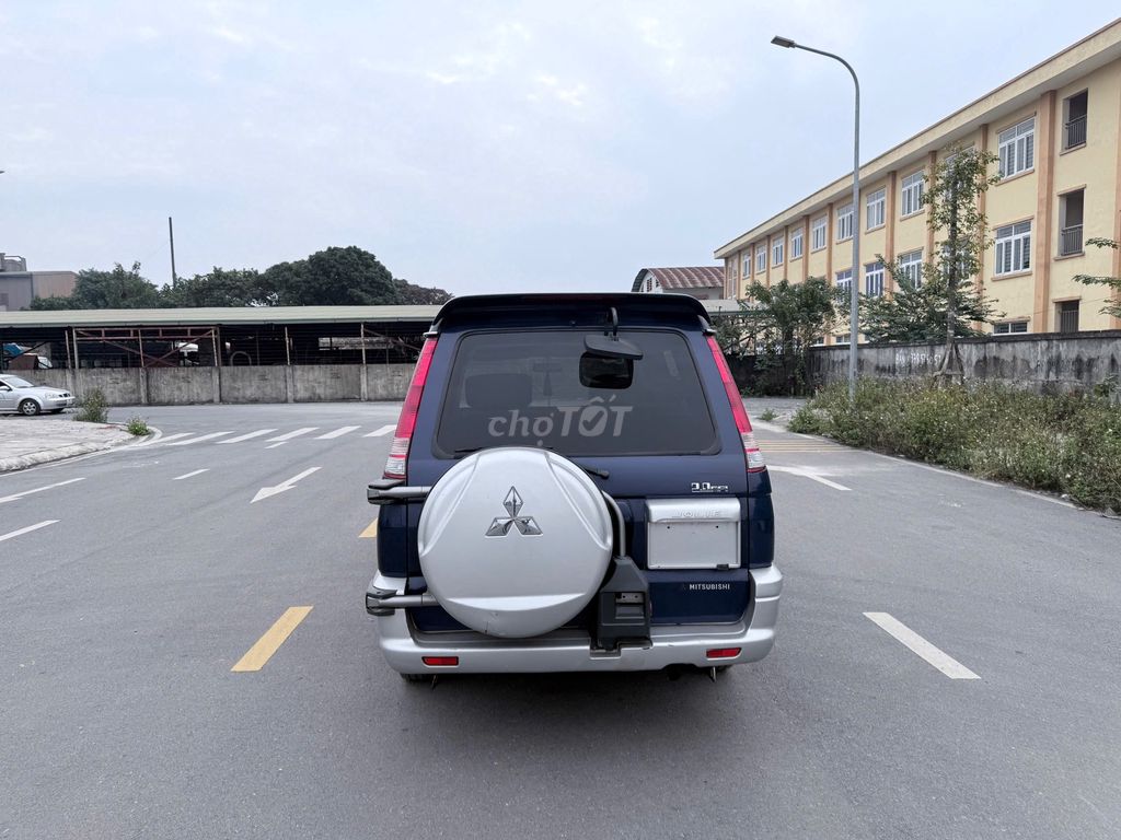 Mitsubishi Jolie 2004 photo 4