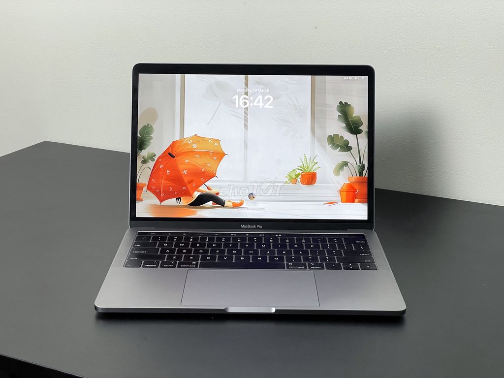 Macbook Pro 2019 - 13 inch gray i5/8/128 - bypass