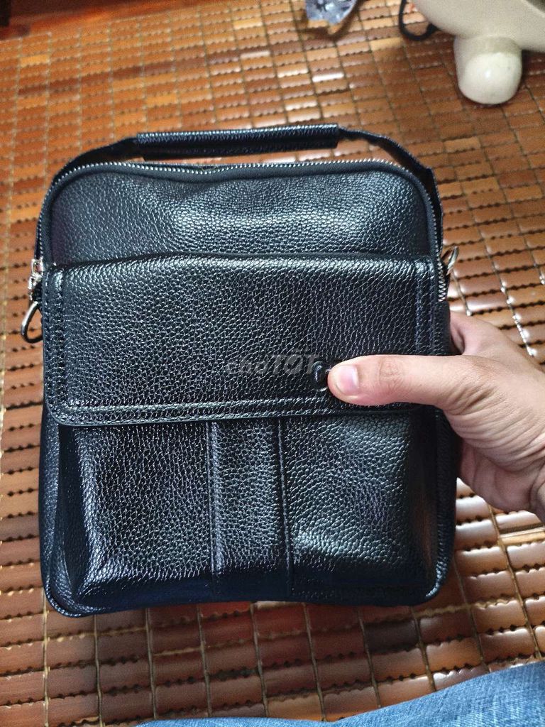 Túi đeo chéo Nam Da Đen Nhiều ngăn. Mua bán Túi xách tại Huyện Hóc Môn Tp Hồ Chí Minh được đăng bởi Đức Thọ hình 1