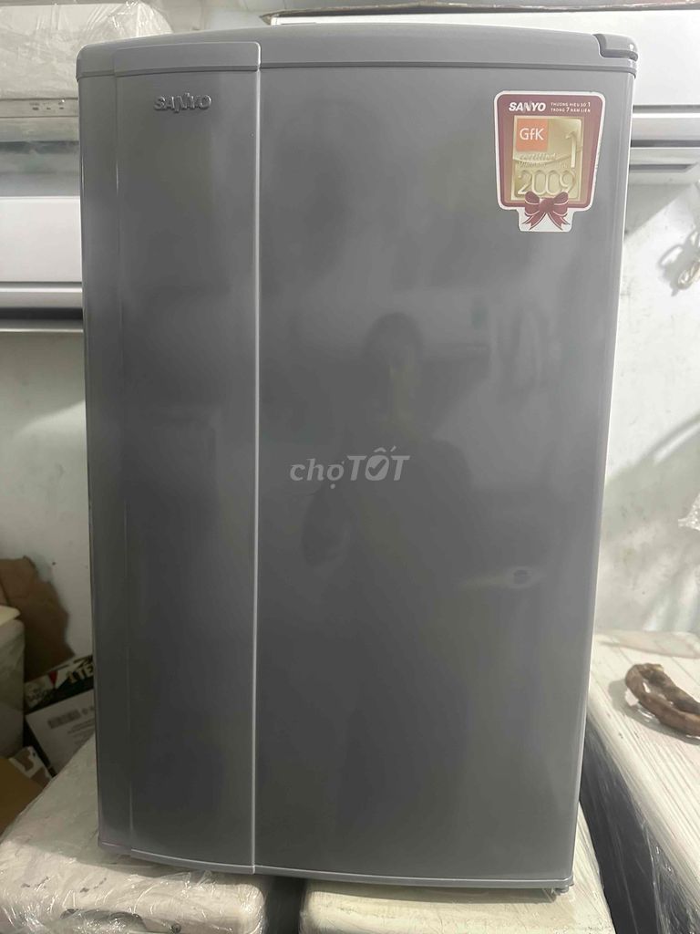 tủ lạnh sanyo 90lít còn mới đến 90 %