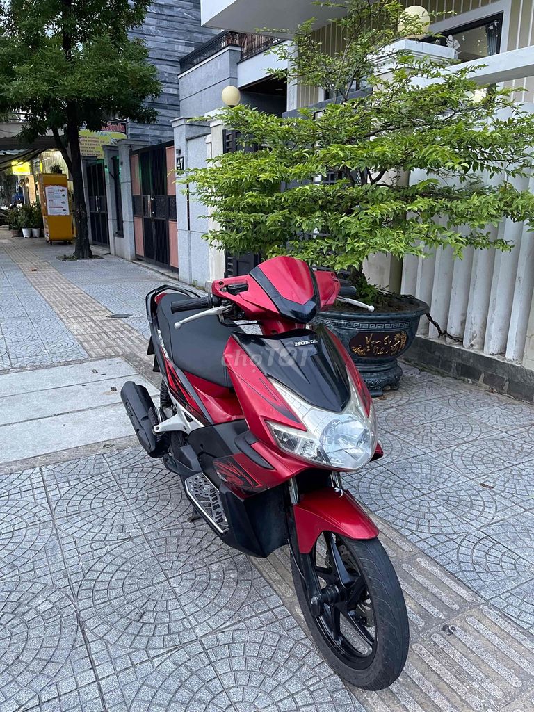 Honda Air Blade Đỏ đen. Mua bán Xe máy tại Quận Cẩm Lệ Đà Nẵng được đăng bởi Quá hình 4