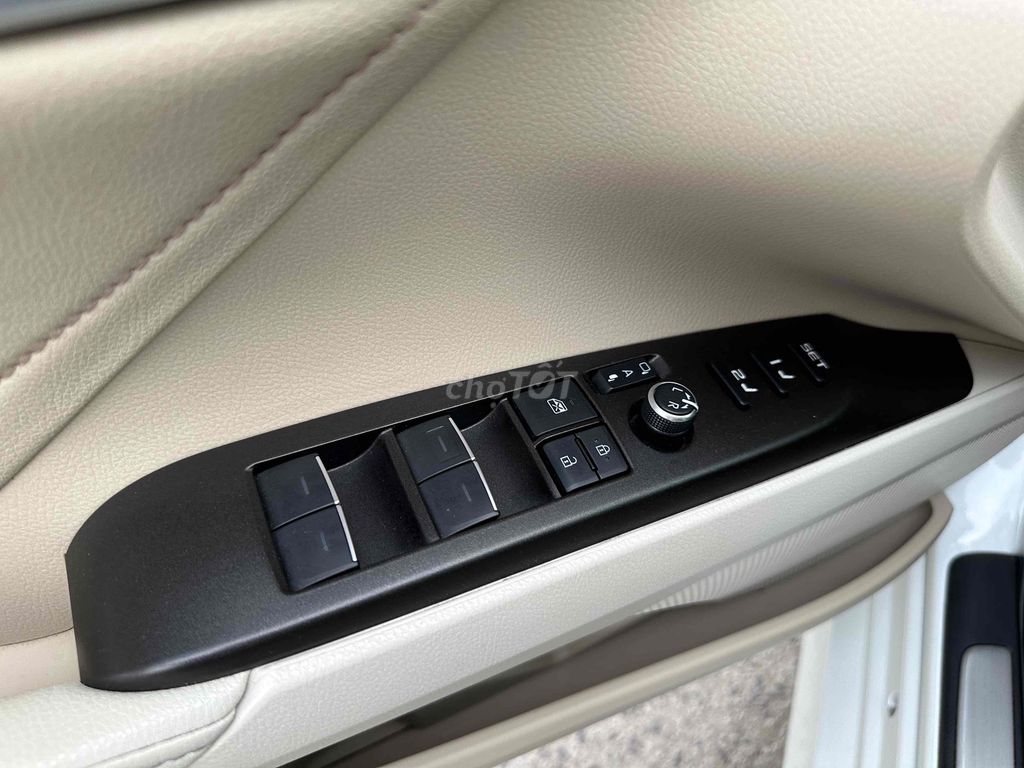 Toyota Camry 2022 2.0 Q xe cực đẹp không lỗi. Mua bán Ô tô tại Huyện Hóc Môn Tp Hồ Chí Minh được đăng bởi Hoàng Danh  hình 11