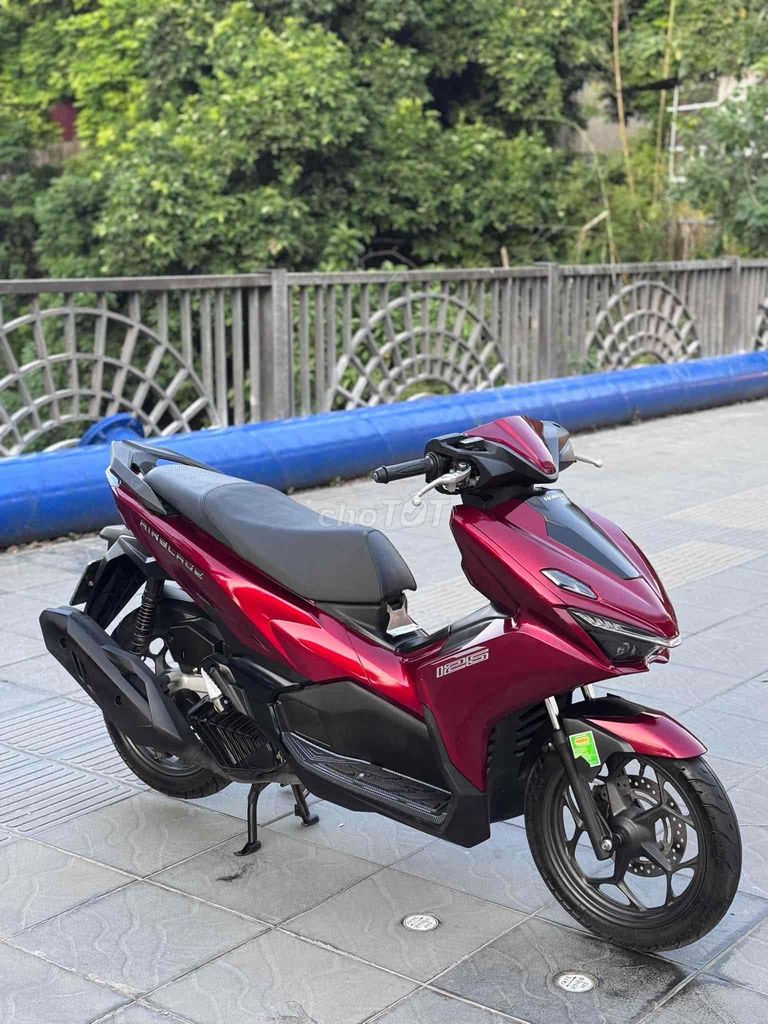 Воздушный клинок Honda 2026 красный