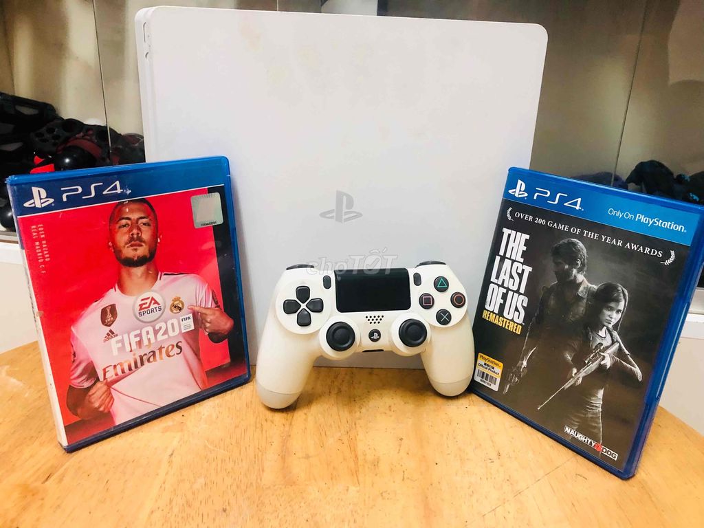 COMBO PS4 SLIM 500GB 2 GAME TLOU + FIFA20