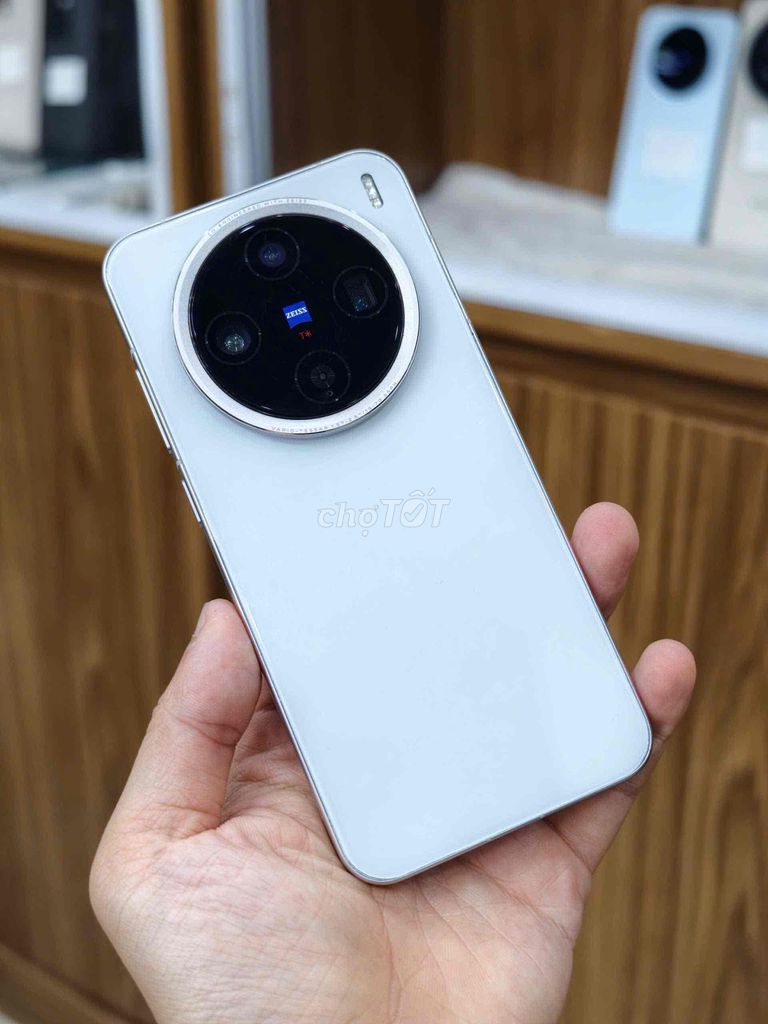 Vivo X200 Pro Mini 12/256 Fullbox Thay Lưng. Mua bán Điện thoại tại Quận Hoàng Mai Hà Nội được đăng bởi Nhím Store 113 Nguyễn An Ninh hình 1
