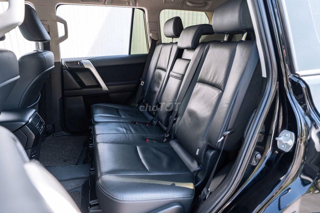 Toyota Prado 2016 TXL 2.7L cực mới. Mua bán Ô tô tại Quận Cầu Giấy Hà Nội được đăng bởi Quân Q Auto hình 8