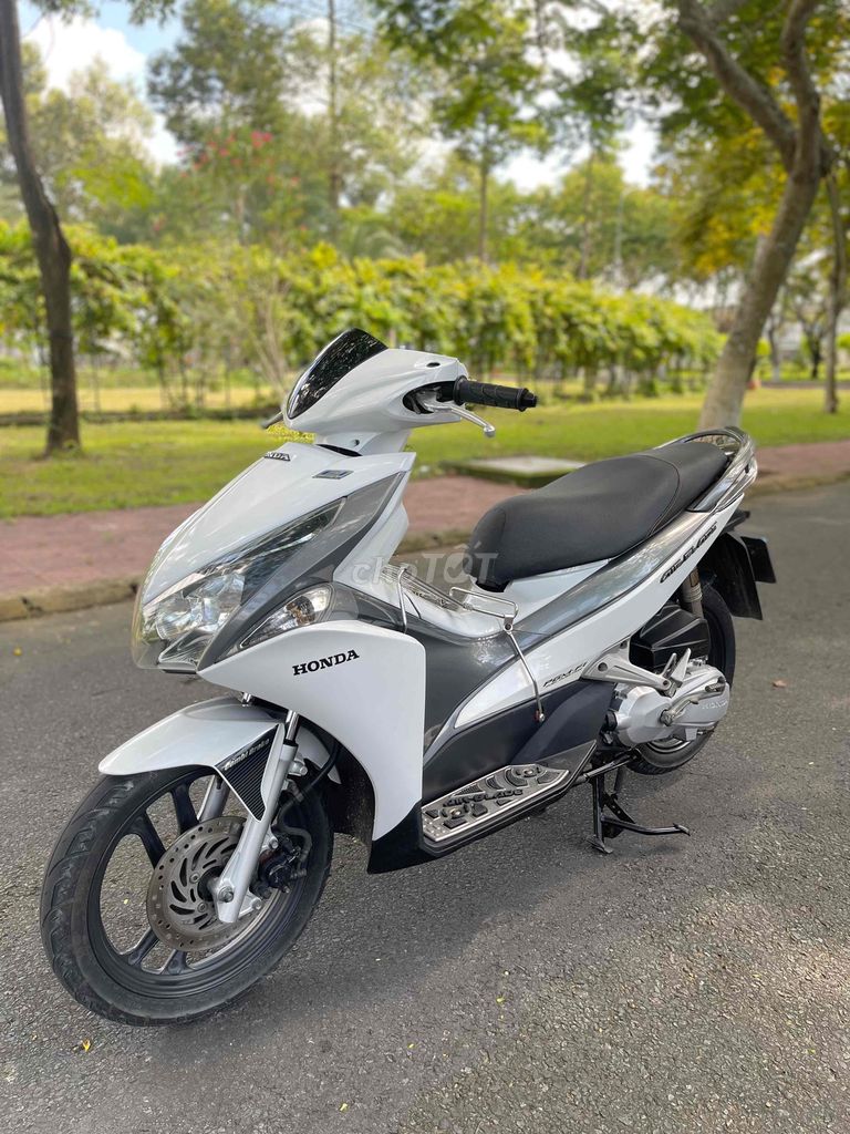 Cần bán AirBlede Fi trắng zin đẹp. Mua bán Xe máy tại Thành phố Sa Đéc Đồng Tháp được đăng bởi Binh hình 2