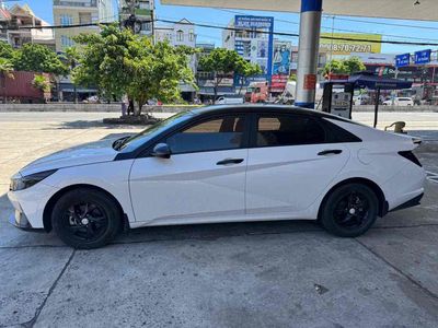 Hyundai Elantra 2023 1.6 AT Tiêu chuẩn  - 30000 km