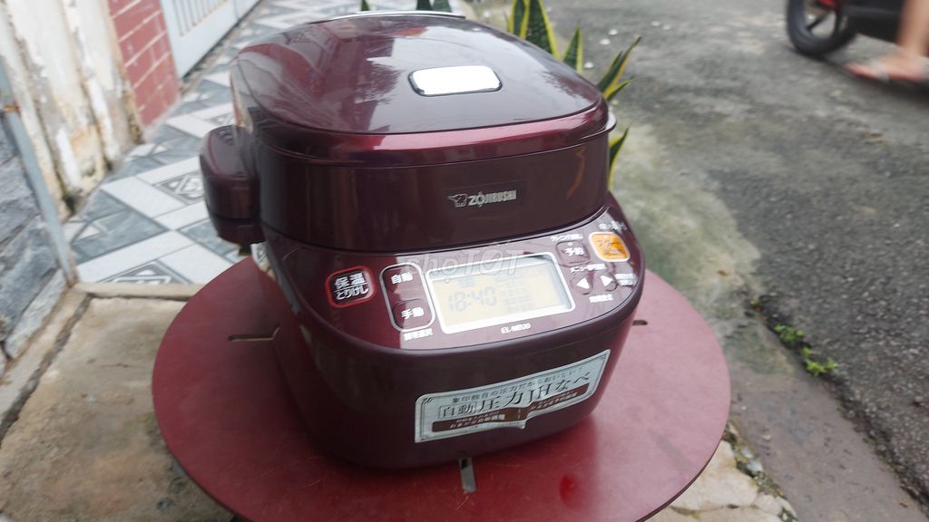 Nồi hầm Zojirushi 1,5lit 100v