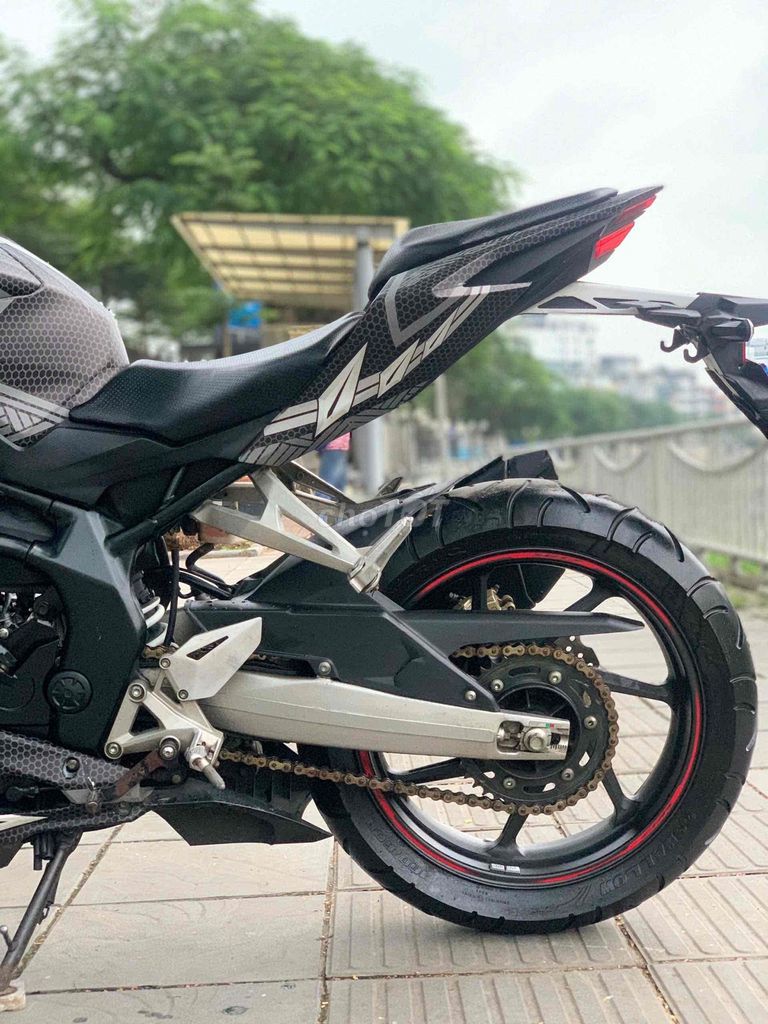Honda CBR 250RR Nguyên bản, mới leng keng pkl moto. Mua bán Xe máy tại Quận Cầu Giấy Hà Nội được đăng bởi Tong motor xe may hình 8