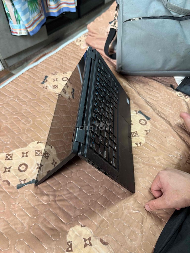 Dell Latitude 7390 i5 Gen 8 8GB/256GB full cảm ưng. Mua bán Laptop tại Quận Hoàn Kiếm Hà Nội được đăng bởi Thanh Trung hình 1