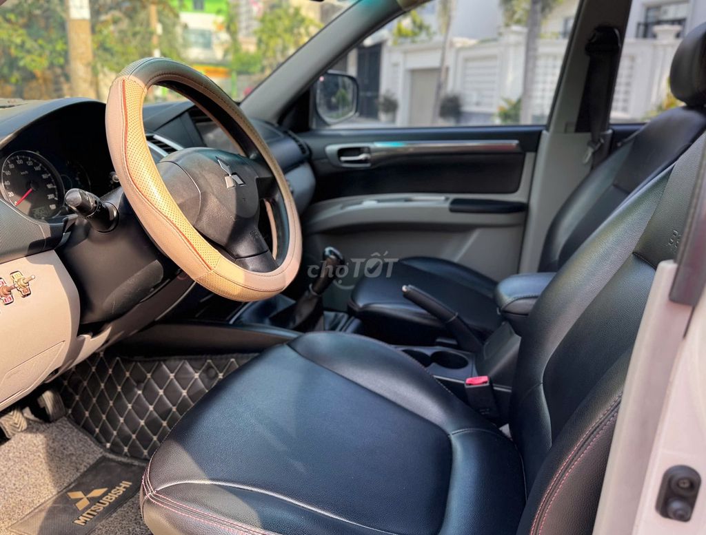 Mitsubishi Pajero Sport MT diesel 7 chổ gầm cao. Mua bán Ô tô tại Quận Gò Vấp Tp Hồ Chí Minh được đăng bởi Hoàng Yến  hình 2