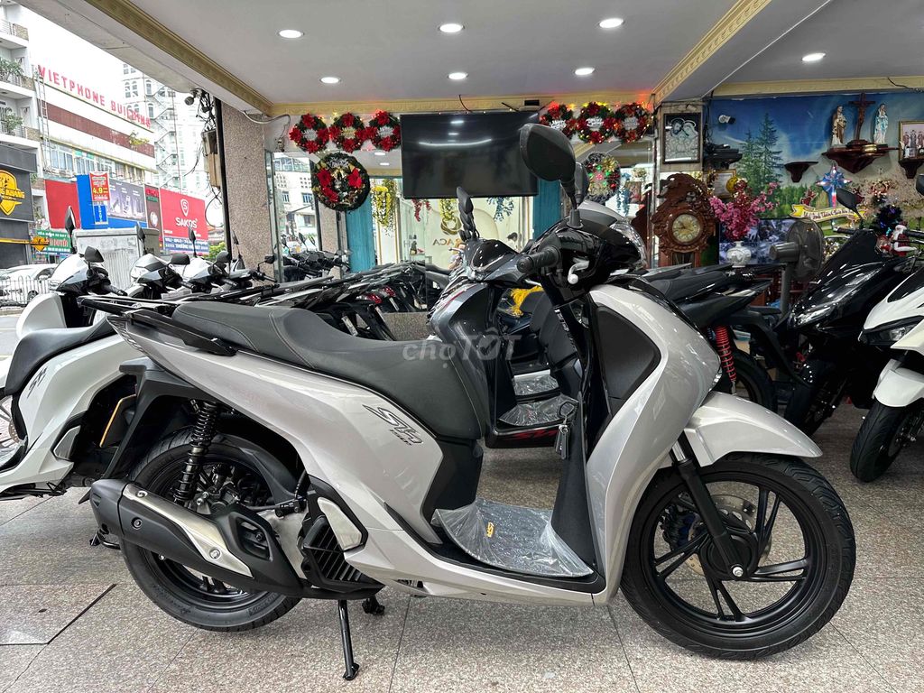 SH 150i 2019 Bạc Porsche Smartkey BSTP Chính Chủ. Mua bán Xe máy tại Quận Gò Vấp Tp Hồ Chí Minh được đăng bởi Ngô Hà hình 7