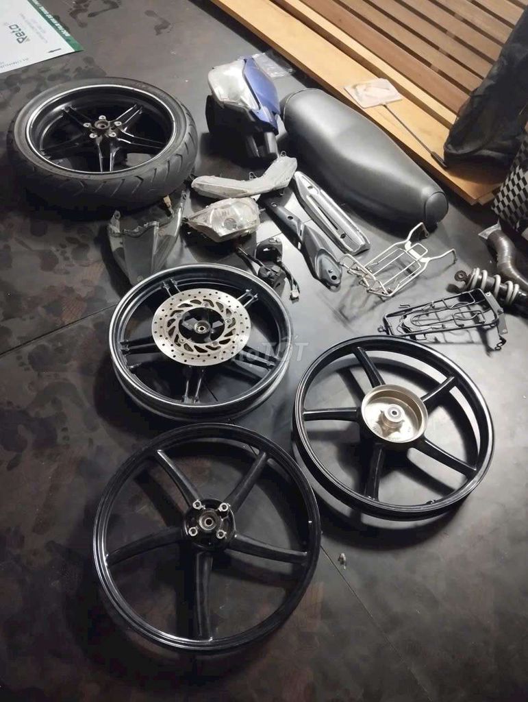 Mâm xe Exciter 150 Kim loại Đen. Mua bán Phụ tùng xe tại Quận Cẩm Lệ Đà Nẵng được đăng bởi Tí Phạm hình 1