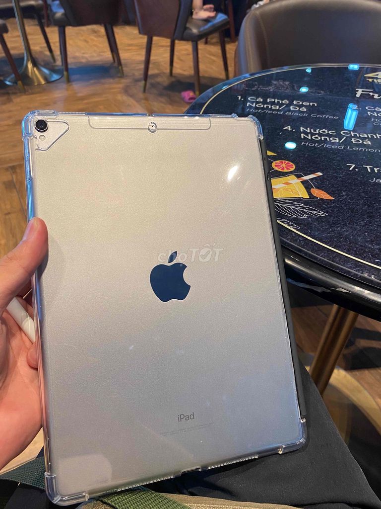 Apple iPad Pro 10.5 64GB Bạc 10.5 inch. Mua bán Máy tính bảng tại Thành phố Vinh Nghệ An được đăng bởi Tuan Anh hình 1