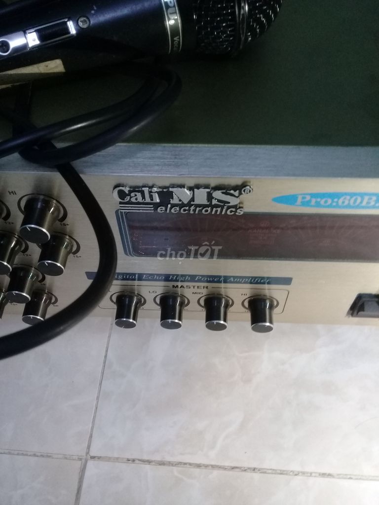 Ampli karaoke và mic có dây