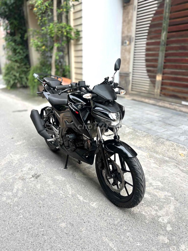 Xe Máy Anh Thao GSX S 150cc màu đen. Mua bán Xe máy tại Quận Cầu Giấy Hà Nội được đăng bởi shop xe may cũ anh thao hình 4