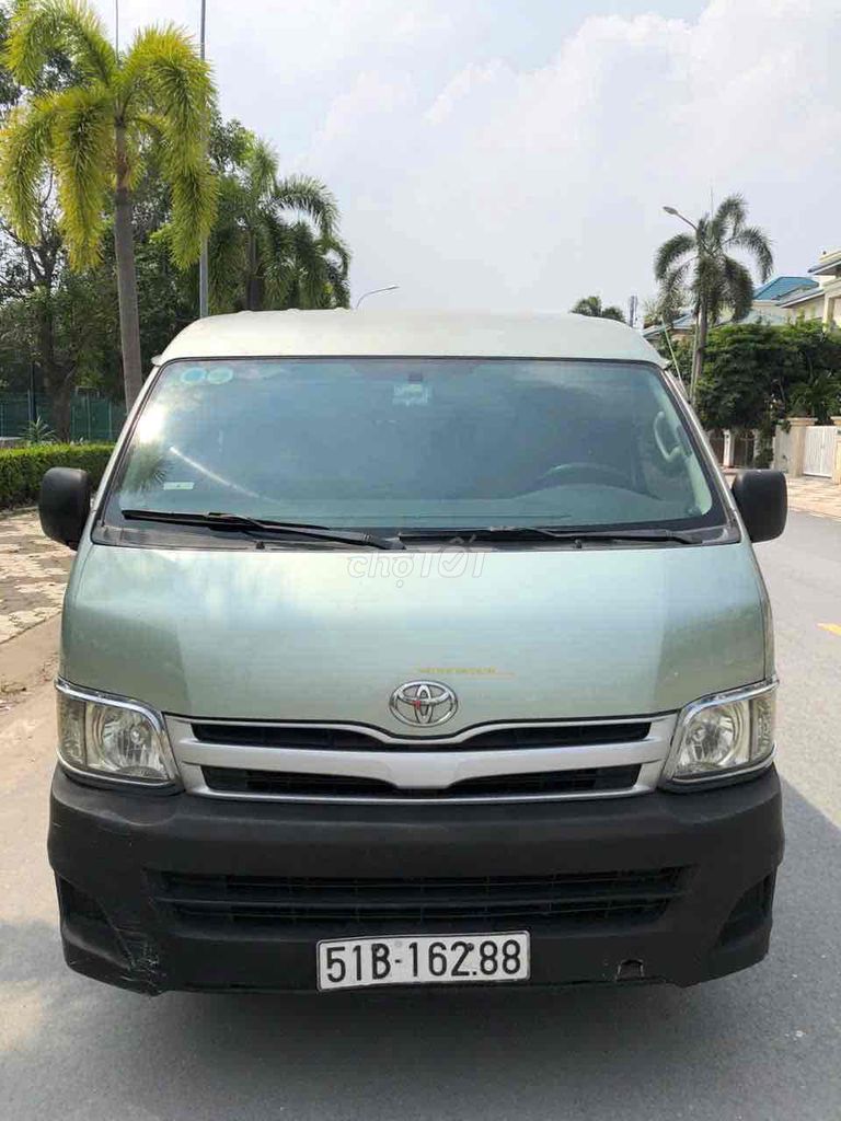 Toyota Hiace máy dầu, 6 chỗ/850kg, đời 2011