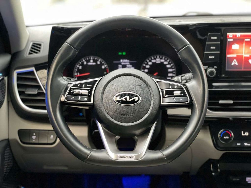 Kia Seltos 2021 Luxury 1.4 Turbo,màu vàng,48000 km. Mua bán Ô tô tại Quận Bình Tân Tp Hồ Chí Minh được đăng bởi Son Do hình 9